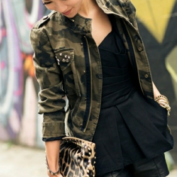 Zara Jackets & Blazers - 🌻SALE🌻XS Zara Basic Camo blazer
